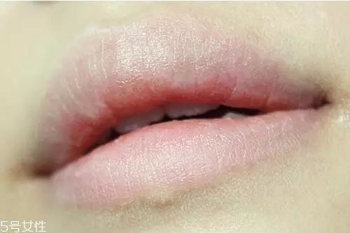 煙熏妝攻略，教你點(diǎn)不一樣的