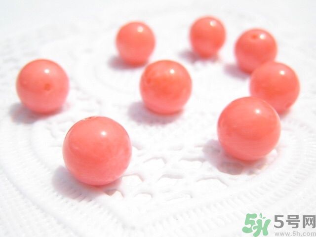 冬季化妝用什么唇色？唇色就用珊瑚色