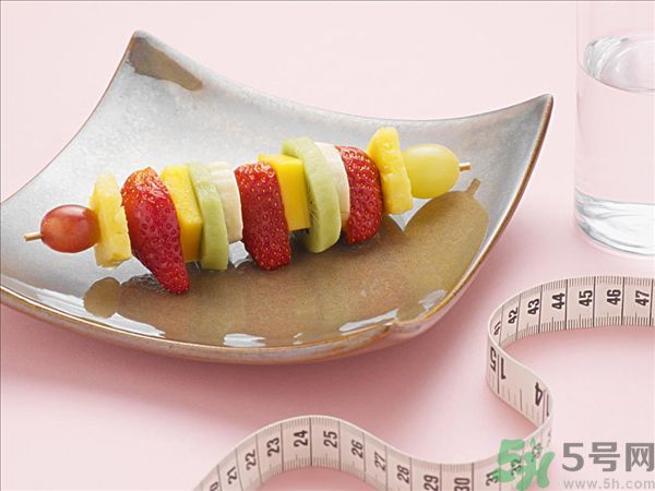 菠蘿和什么榨汁好喝？菠蘿榨汁加什么好喝？