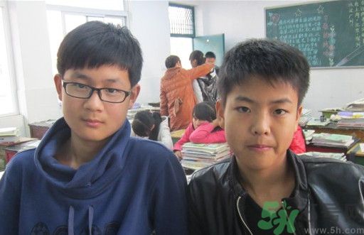 我13歲有點(diǎn)色怎么辦？我13歲有點(diǎn)色正不正常？
