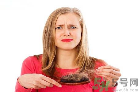 女性掉頭發(fā)很厲害是什么原因？掉頭發(fā)怎么辦？