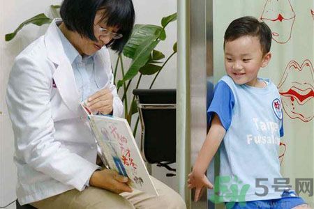 口吃是結(jié)巴嗎？口吃怎么辦能矯正嗎？