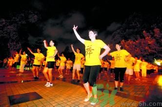 晚飯后跳廣場(chǎng)舞好嗎？晚飯后跳廣場(chǎng)舞有什么好處？