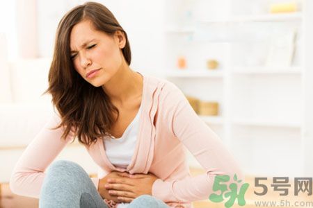 月經(jīng)不舒服怎么辦？幫助女友調(diào)理月經(jīng)不適的好方法