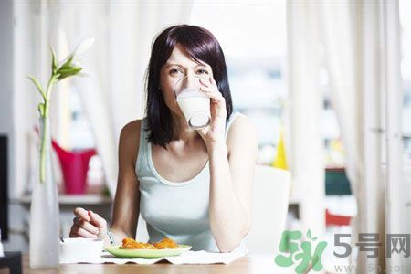 降低膽固醇的方法有哪些？降低膽固醇吃什么好？