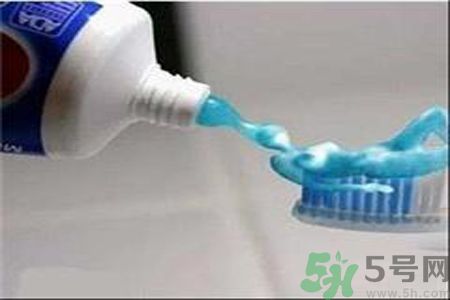 牙膏可以祛痘嗎？牙膏可以祛黑頭嗎？