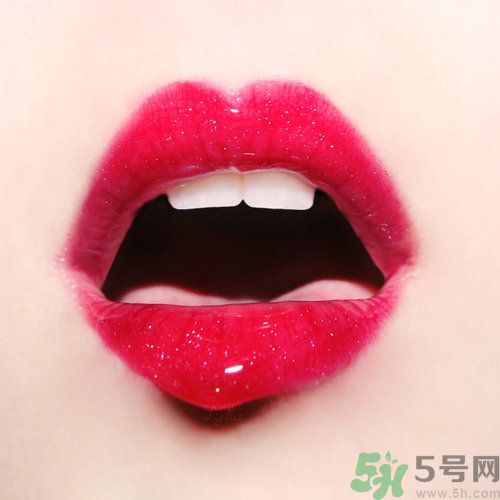 春天嘴唇干裂脫皮怎么辦？嘴唇為什么會脫皮？