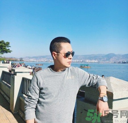 47歲老爸顏值逆天 47歲老爸保養(yǎng)怎么做的？