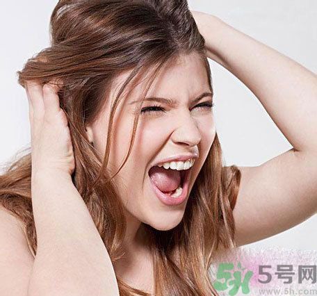頭發(fā)分叉怎么辦？頭發(fā)油怎么辦？