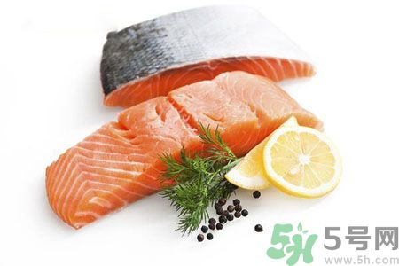 長(zhǎng)痘痘肌膚干燥怎么辦？肌膚干燥吃什么食物好？