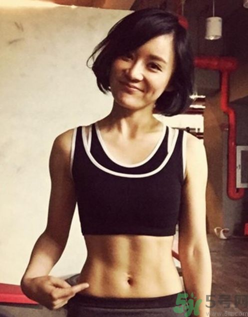馬甲線是什么意思啊？馬甲線是什么樣子的？