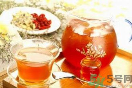 枸杞泡水有什么害處？枸杞泡水喝有什么好處？