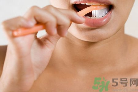 牙齦出血是怎么回事？牙齦出血怎么辦？