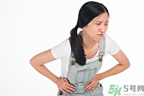 中午睡覺起來肚子疼怎么回事？中午睡覺后腹瀉是什么原因？