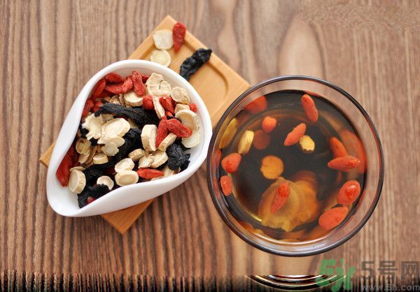 蕁麻疹會不會傳染？蕁麻疹怎么治才能好？
