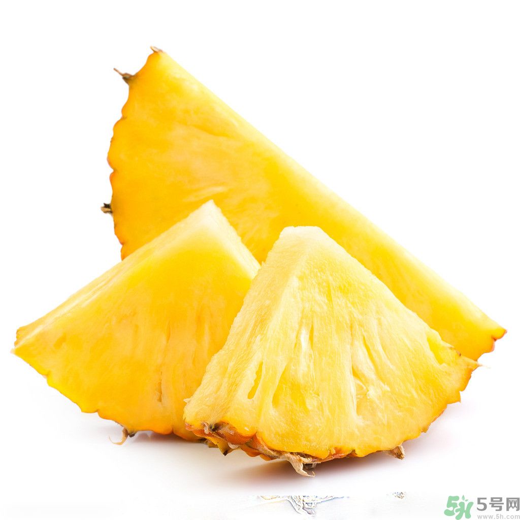 菠蘿發(fā)黑能吃嗎？菠蘿為什么要用鹽水泡？