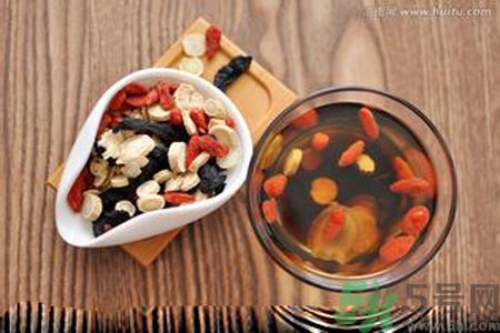 月經(jīng)有血塊是怎么回事？月經(jīng)有血塊怎么調(diào)理？