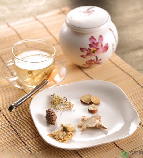 月經(jīng)有血塊是怎么回事？月經(jīng)有血塊怎么調(diào)理？