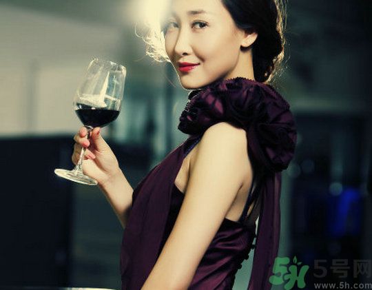 提升女人氣質(zhì)的100個細節(jié) 有了它你一定能嫁高富帥！