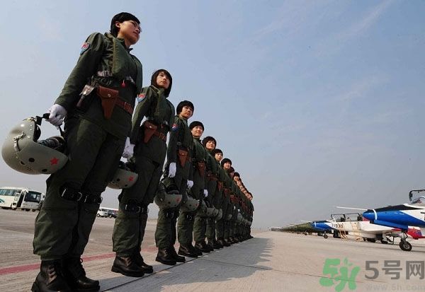 公交車遇到色狼怎么辦？防色狼手冊教你一招搞定！
