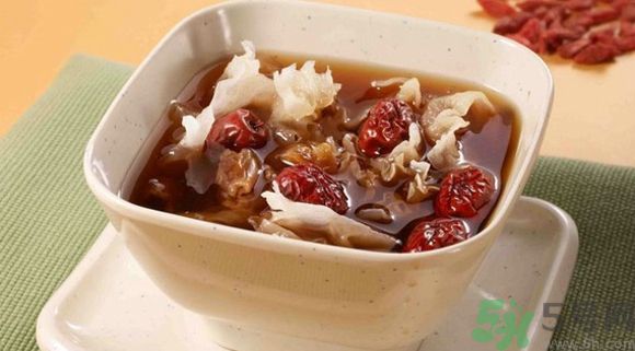 貧血吃什么補(bǔ)血？貧血吃阿膠好嗎？