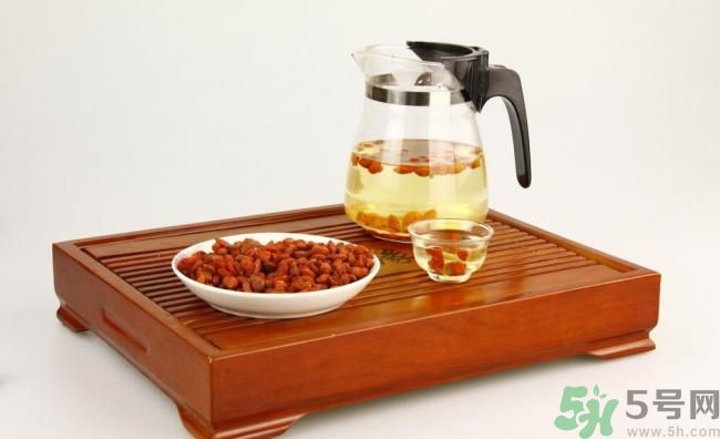 枸杞干吃好還是泡水好？枸杞怎么吃效果最好？
