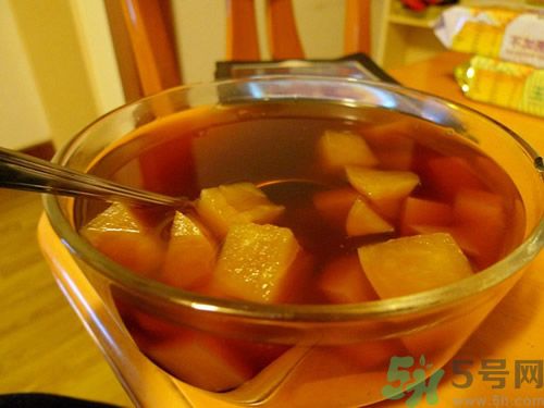 蘋(píng)果煮熟了還有營(yíng)養(yǎng)嗎？蘋(píng)果煮熟吃有什么好處？