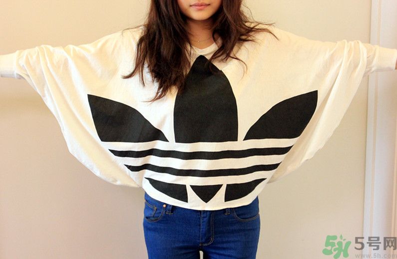長(zhǎng)得胖女生怎么穿衣服顯瘦？胖女孩穿什么褲子好？