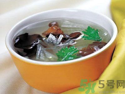 白發(fā)多吃黑木耳可以變黑嗎？怎么防止白發(fā)？