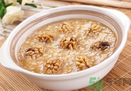 春季怎么護(hù)膚？春季護(hù)膚吃什么？