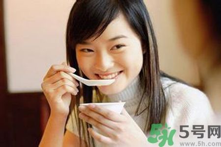 胃潰瘍吃什么食物好？調(diào)理胃潰瘍的方法有哪些？