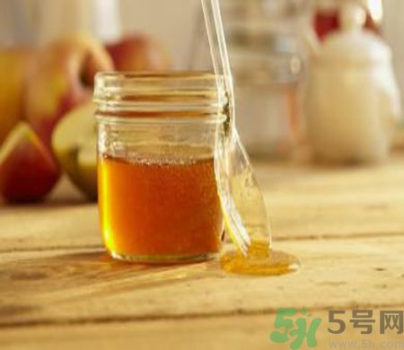胃潰瘍可以喝蜂蜜嗎？服用蜂蜜要注意什么？