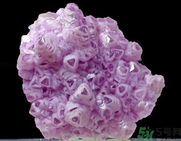 三生石是真的嗎？三生石能保佑姻緣嗎？