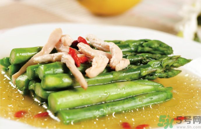 蘆筍可以炒雞肉嗎？蘆筍炒雞肉怎么吃？