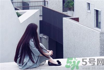 90后女孩癱瘓后出版25萬(wàn)字 女人要怎樣生活最好？