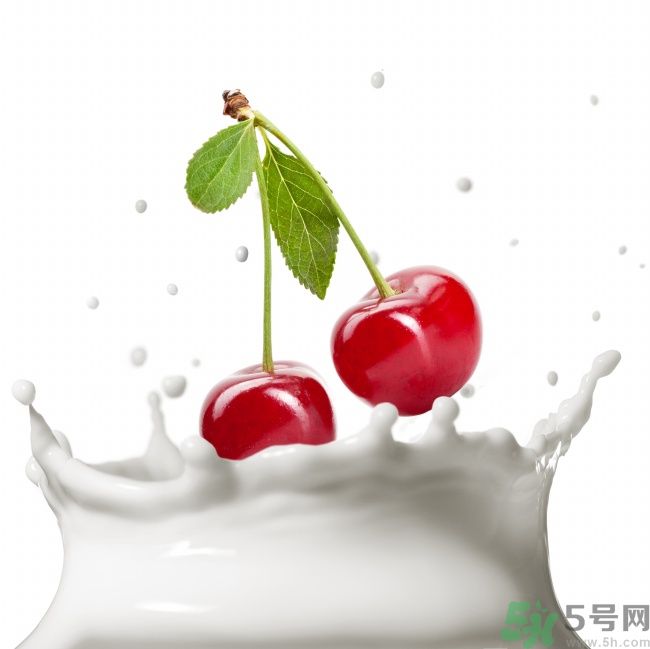 香蕉和牛奶可以一起吃嗎？牛奶可以和什么水果一起吃？