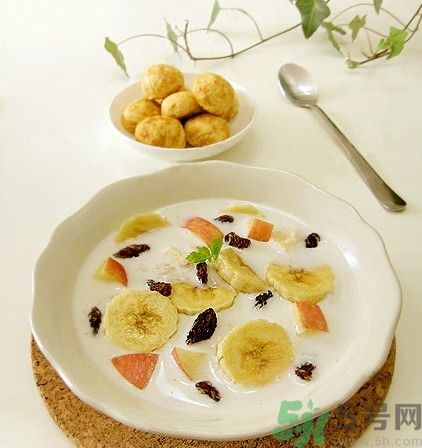 牛奶能和獼猴桃一起吃嗎？牛奶不能和什么一起吃？