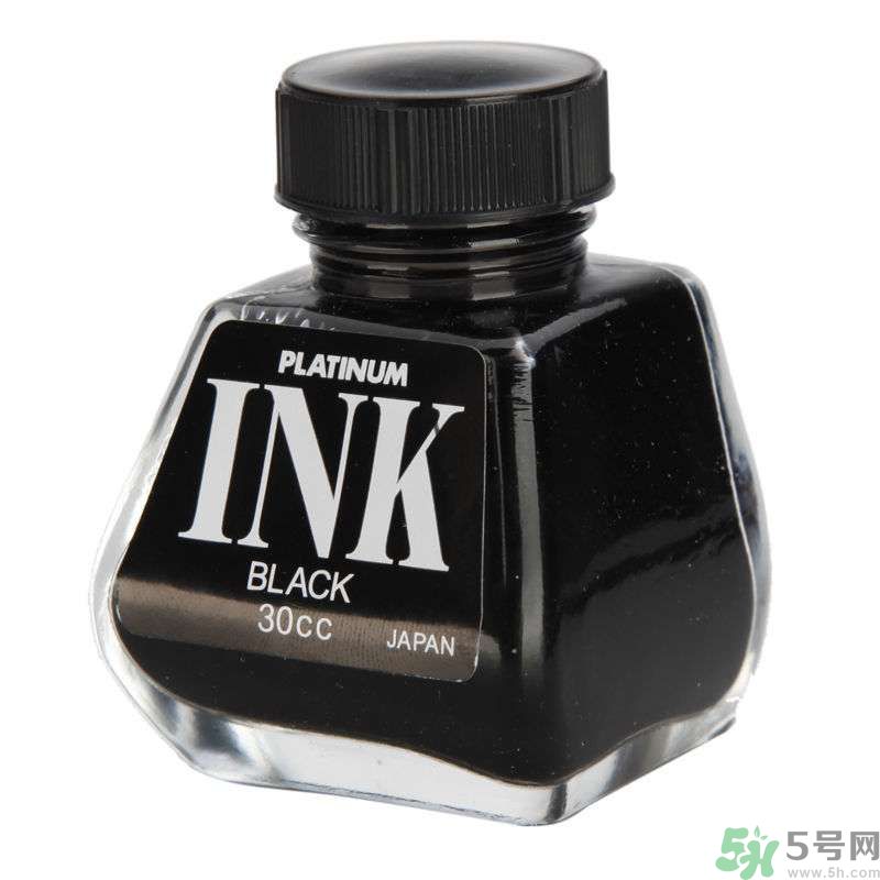往同學(xué)保溫杯中倒墨汁 誤食墨水怎么辦？