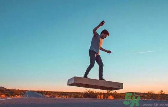 Hoverboard懸浮滑板國內(nèi)多少錢？懸浮滑板在哪可以買？