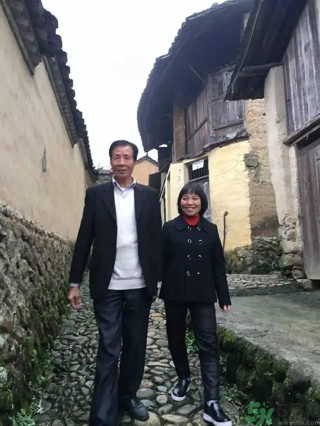 浙江富翁棄億萬資產與農婦結婚  怎樣追求真愛才好？