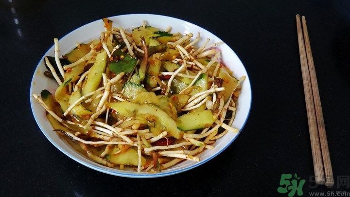 黃瓜可以和魚(yú)腥草涼拌一起吃嗎？黃瓜涼拌魚(yú)腥草好吃嗎？