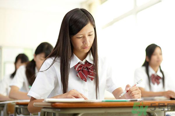高中生上課容易走神怎么辦？高中生上課如何提高注意力？