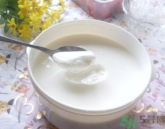 每天喝檸檬水可以排毒嗎？和檸檬水好不好？