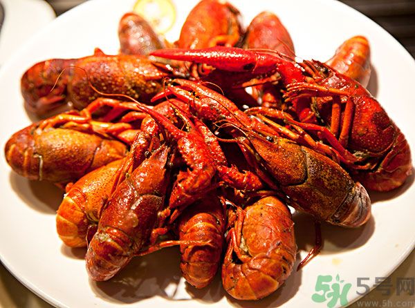 油燜大蝦蝦皮能吃嗎？油燜大蝦能全部吃掉嗎？