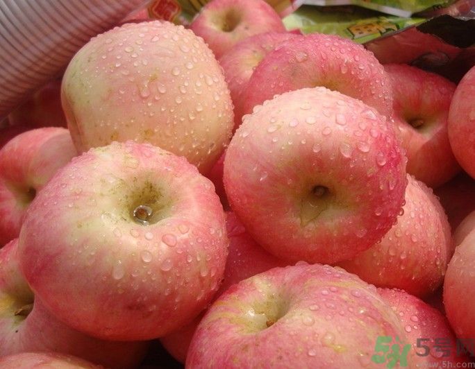晚上9點(diǎn)以后可以吃蘋(píng)果嗎？晚上吃蘋(píng)果好不好？