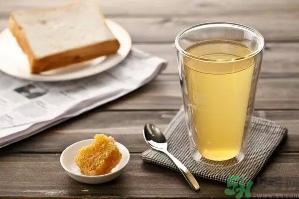 早上空腹喝蜂蜜水好嗎？可以空腹喝蜂蜜水嗎？