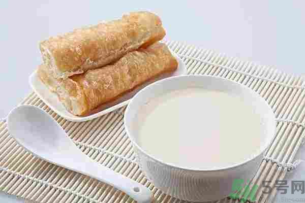 早餐吃面還是包子比較好？早餐吃包子和面健康嗎？
