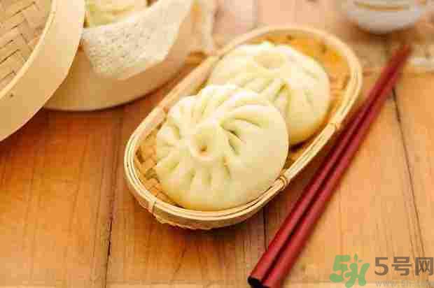 早餐吃面還是包子比較好？早餐吃包子和面健康嗎？