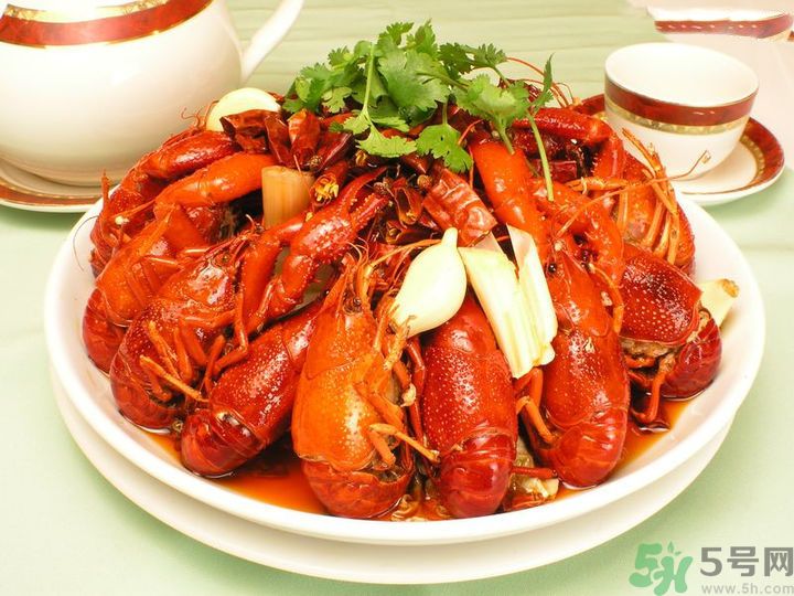 吃海鮮能喝啤酒嗎？吃海鮮為什么不能喝啤酒？