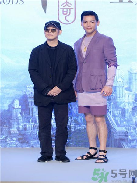 李連杰為什么故意打向佐？向佐是誰？